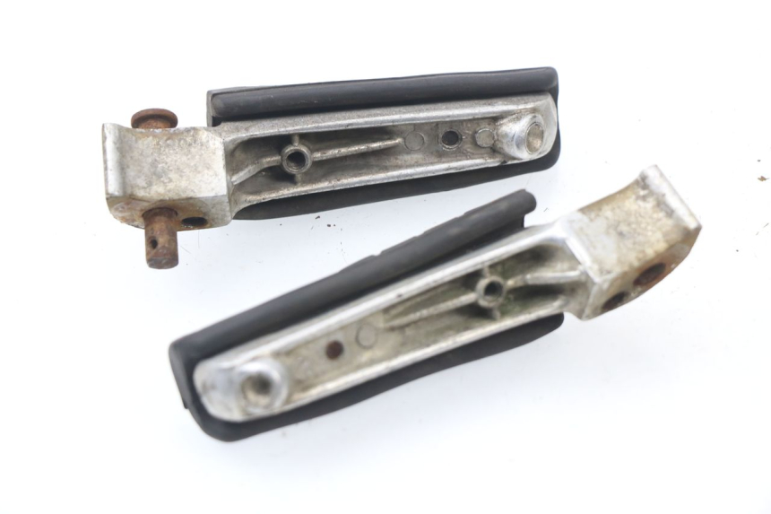 photo de COPPIA PEDANE POSTERIORI YAMAHA XJN XJ N DIVERSION 600 (1994 - 1997)