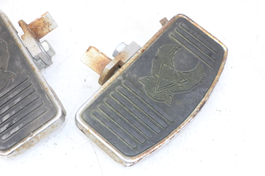 photo de PEDANA ANTERIORE HYOSUNG GV AQUILA 125 (2000 - 2004)