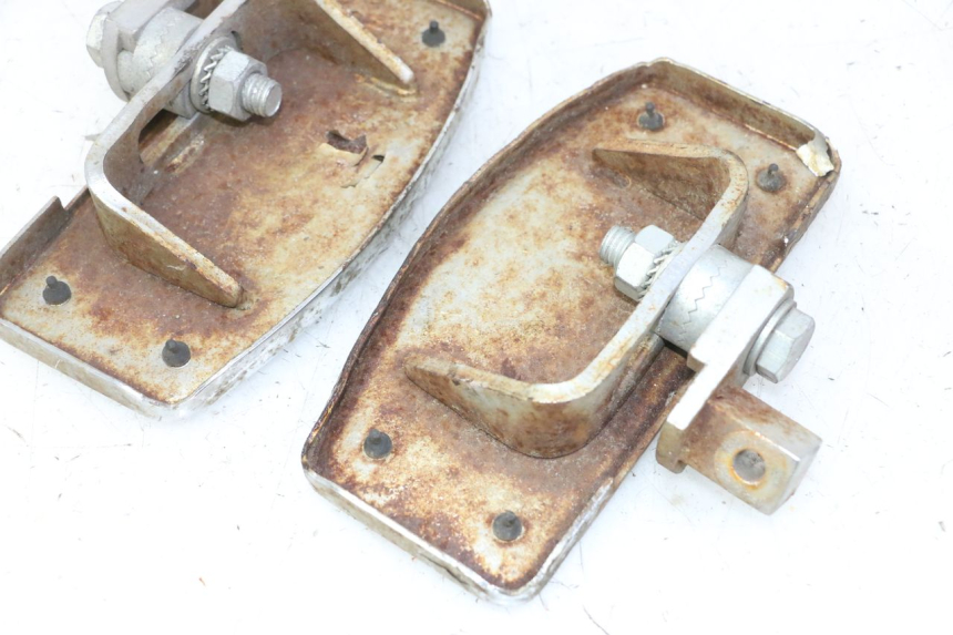 photo de PEDANA ANTERIORE HYOSUNG GV AQUILA 125 (2000 - 2004)