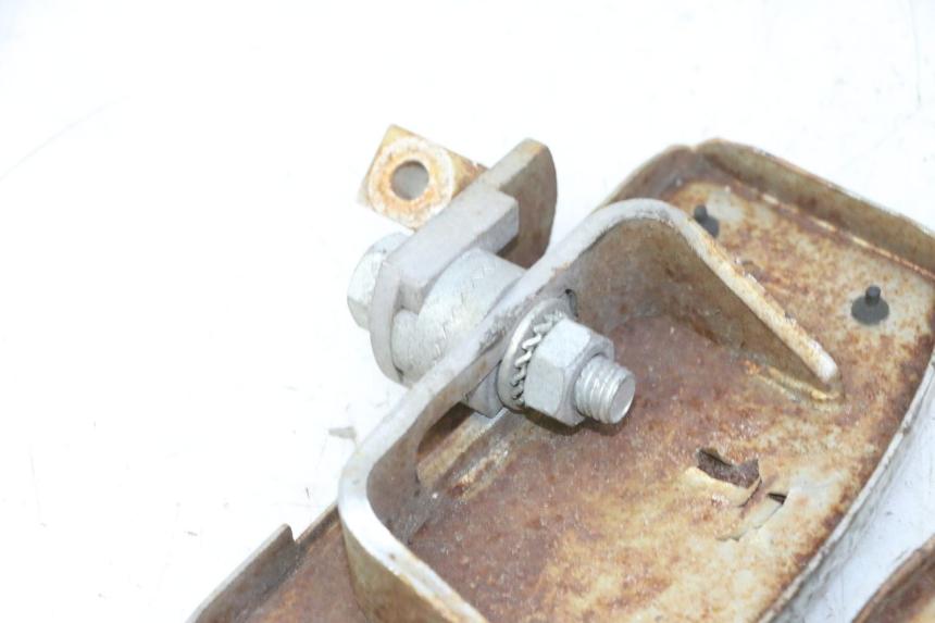 photo de PEDANA ANTERIORE HYOSUNG GV AQUILA 125 (2000 - 2004)