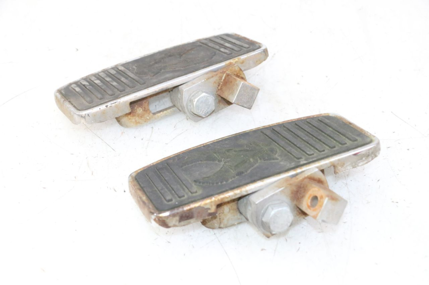 photo de PEDANA ANTERIORE HYOSUNG GV AQUILA 125 (2000 - 2004)