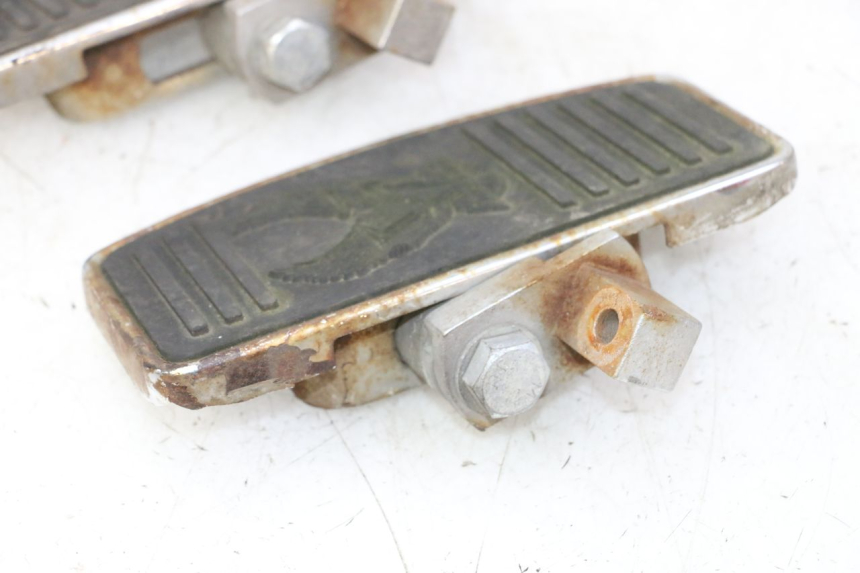 photo de PEDANA ANTERIORE HYOSUNG GV AQUILA 125 (2000 - 2004)