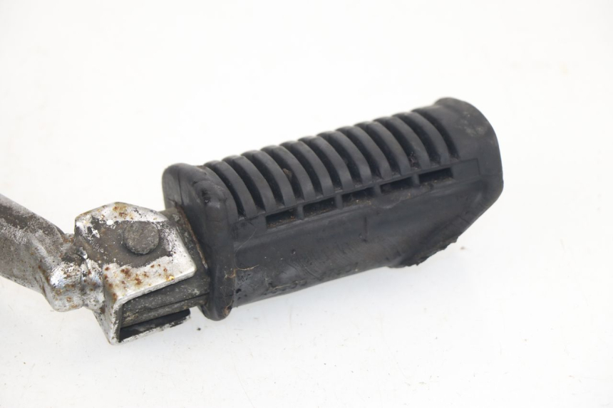 photo de COPPIA PEDANE ANTERIORI SUZUKI GN 125 (1997 - 2000)