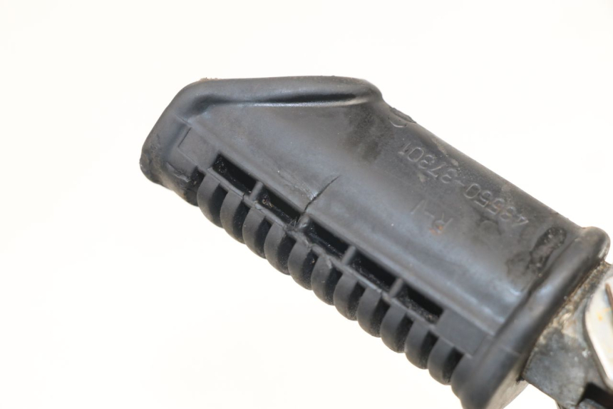 photo de COPPIA PEDANE ANTERIORI SUZUKI GN 125 (1997 - 2000)