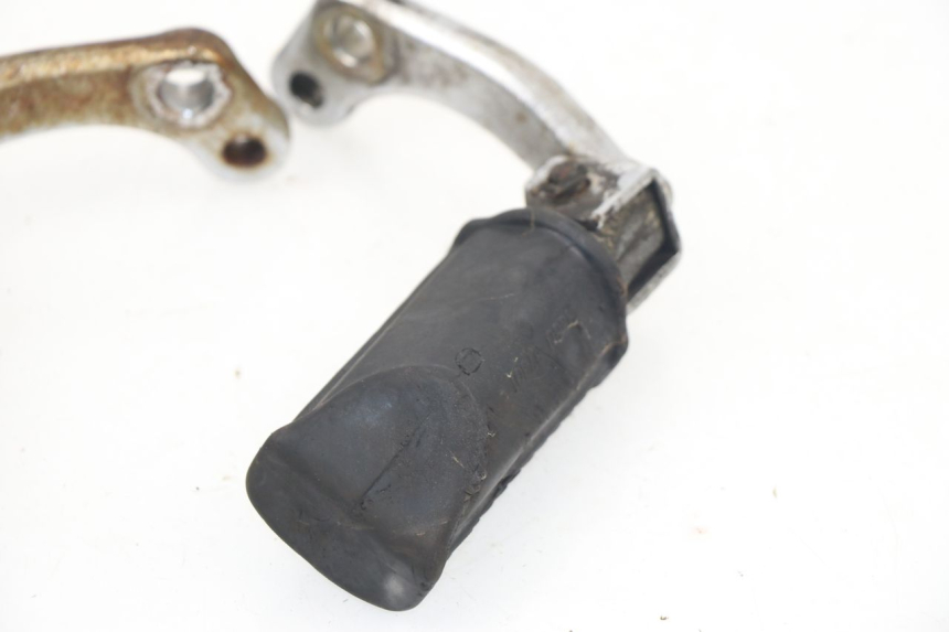 photo de COPPIA PEDANE ANTERIORI SUZUKI GN 125 (1997 - 2000)