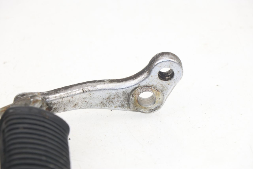 photo de COPPIA PEDANE ANTERIORI SUZUKI GN 125 (1997 - 2000)