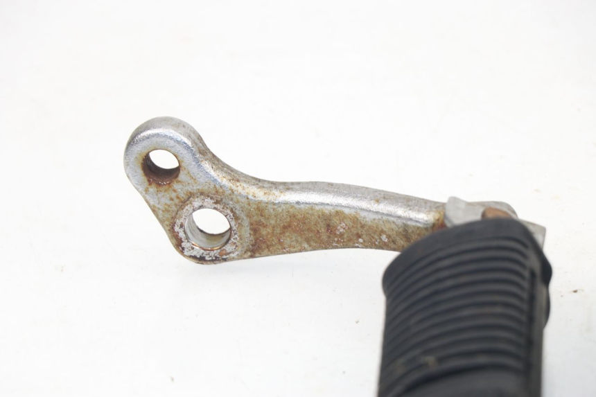 photo de COPPIA PEDANE ANTERIORI SUZUKI GN 125 (1997 - 2000)