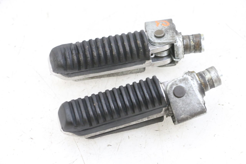 photo de PEDANA ANTERIORE SUZUKI GSF N BANDIT 600 (1996 - 1999) - Vista d'insieme del prodotto