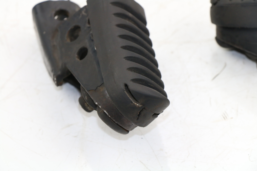 photo de COPPIA PEDANE ANTERIORI HONDA CLR CITYFLY 125 (1998 - 2003)