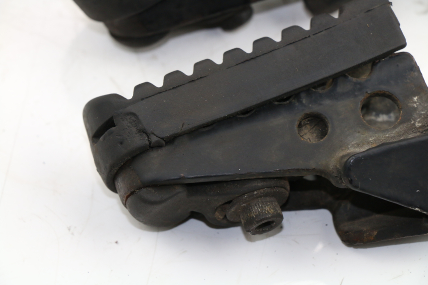 photo de COPPIA PEDANE ANTERIORI HONDA CLR CITYFLY 125 (1998 - 2003)