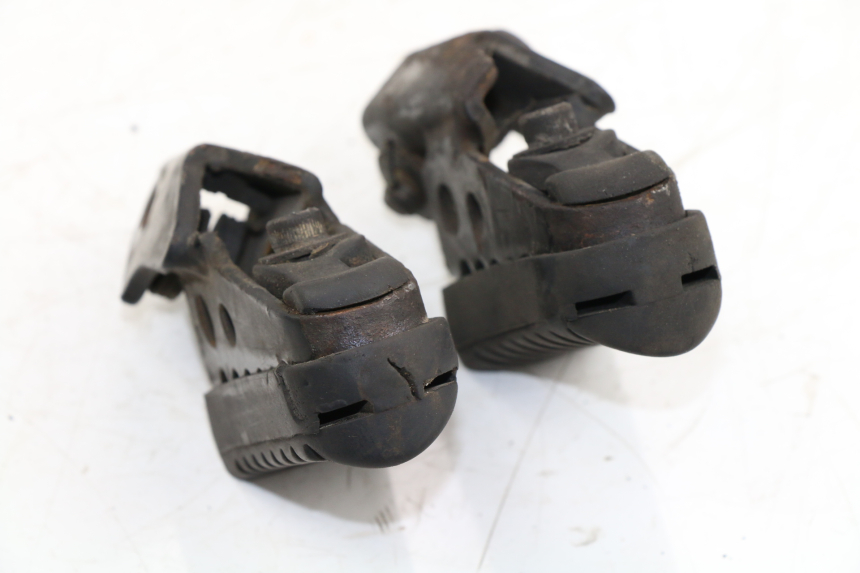 photo de COPPIA PEDANE ANTERIORI HONDA CLR CITYFLY 125 (1998 - 2003)