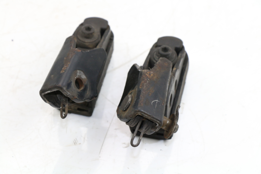 photo de COPPIA PEDANE ANTERIORI HONDA CLR CITYFLY 125 (1998 - 2003)