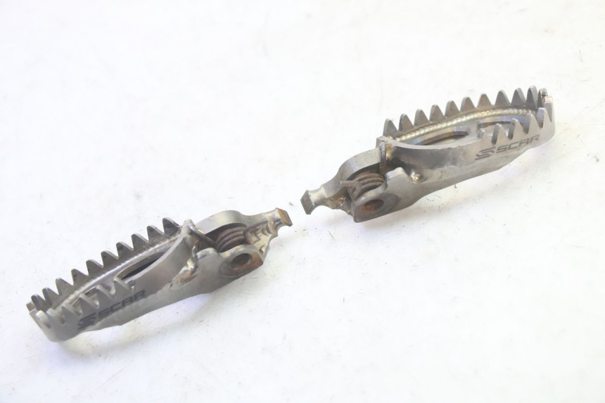 photo de PEDANA ANTERIORE KAWASAKI KXF KX-F 250 (2017 - 2019) - Zoom sullo stato d'uso