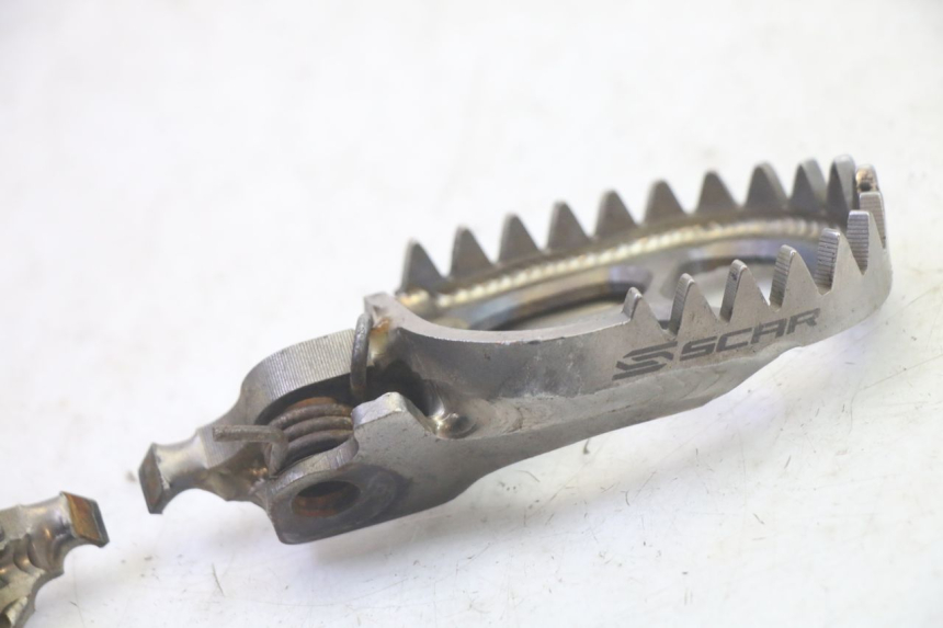 photo de PEDANA ANTERIORE KAWASAKI KXF KX-F 250 (2017 - 2019) - Dettagli dei punti di fissaggio