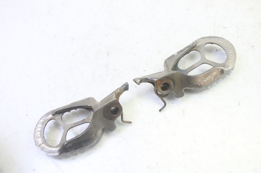 photo de PEDANA ANTERIORE KAWASAKI KXF KX-F 250 (2017 - 2019) - Stato della superficie e materiale