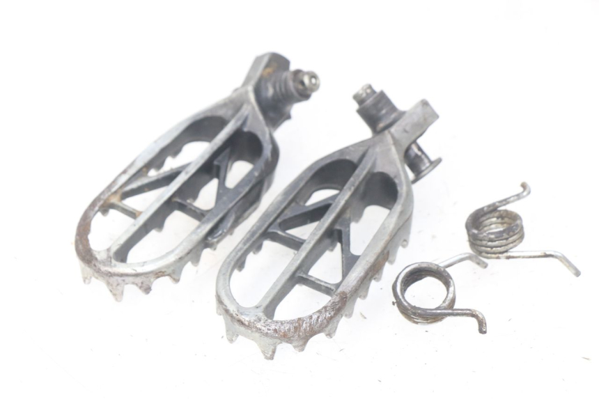 photo de PAIA DI PEDANE ANTERIORI SUZUKI RM-Z RMZ 250 (2010 - 2016) - Zoom sullo stato d'uso