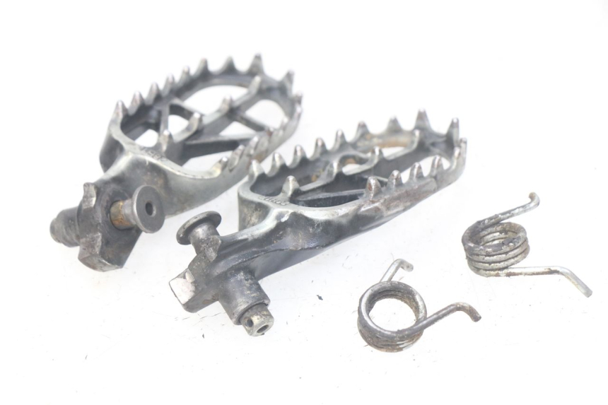 photo de PAIA DI PEDANE ANTERIORI SUZUKI RM-Z RMZ 250 (2010 - 2016) - Altra angolazione