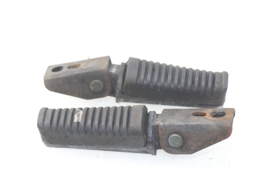 photo de COPPIA PEDANE ANTERIORI MASH SEVENTY FIVE 125 (2013 - 2021) - Dettagli dei punti di fissaggio