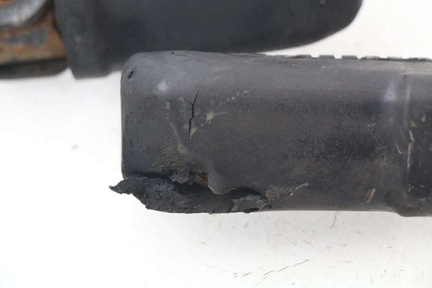 photo de PAIA DI PEDANE ANTERIORI YAMAHA SR 125 (1982 - 2003)