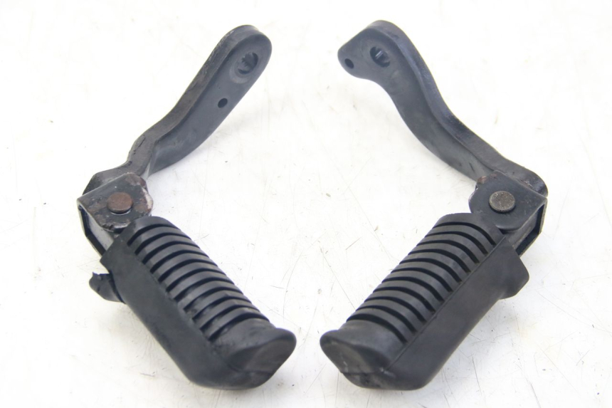 photo de PAIA DI PEDANE ANTERIORI YAMAHA SR 125 (1982 - 2003)