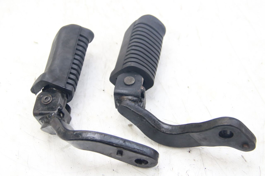 photo de PAIA DI PEDANE ANTERIORI YAMAHA SR 125 (1982 - 2003)