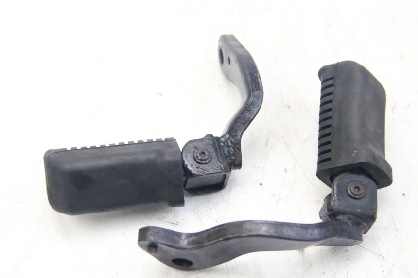 photo de PAIA DI PEDANE ANTERIORI YAMAHA SR 125 (1982 - 2003)