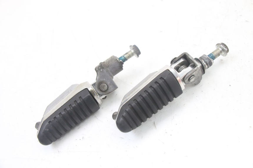 photo de PEDANA ANTERIORE SUZUKI GSX F GSXF 650 (2007 - 2015)