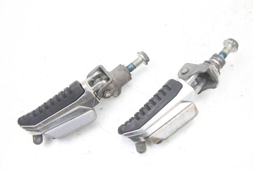 photo de PEDANA ANTERIORE SUZUKI GSX F GSXF 650 (2007 - 2015)