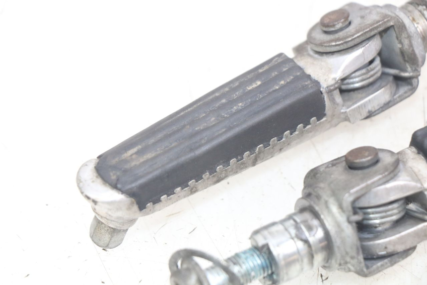 photo de PAIA DI PEDANE ANTERIORI SUZUKI SV N 650 (1999 - 2002)