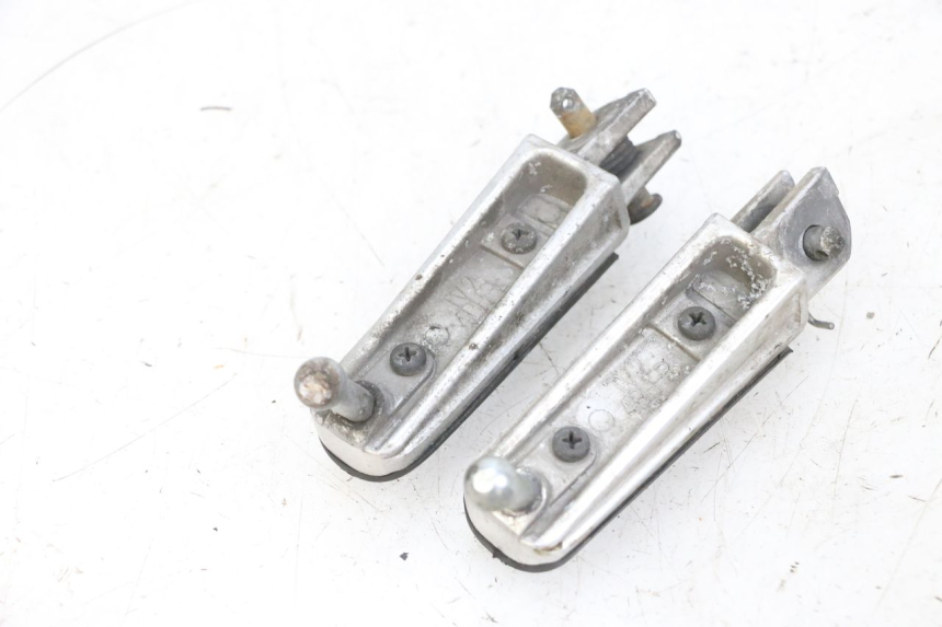 photo de PEDANA ANTERIORE YAMAHA TDM ABS 900 (2002 - 2014) - Dettagli dei punti di fissaggio