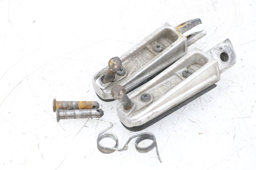 photo de PEDANA ANTERIORE YAMAHA TDM ABS 900 (2002 - 2014) - Dettagli dei punti di fissaggio