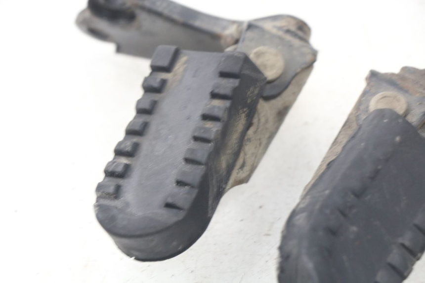 photo de COPPIA PEDANE ANTERIORI YAMAHA TW 125 (1998 - 2002)