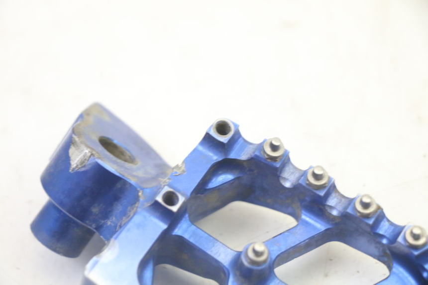 photo de PEDANA ANTERIORE YAMAHA YZ-F YZF 250 (2014 - 2018)