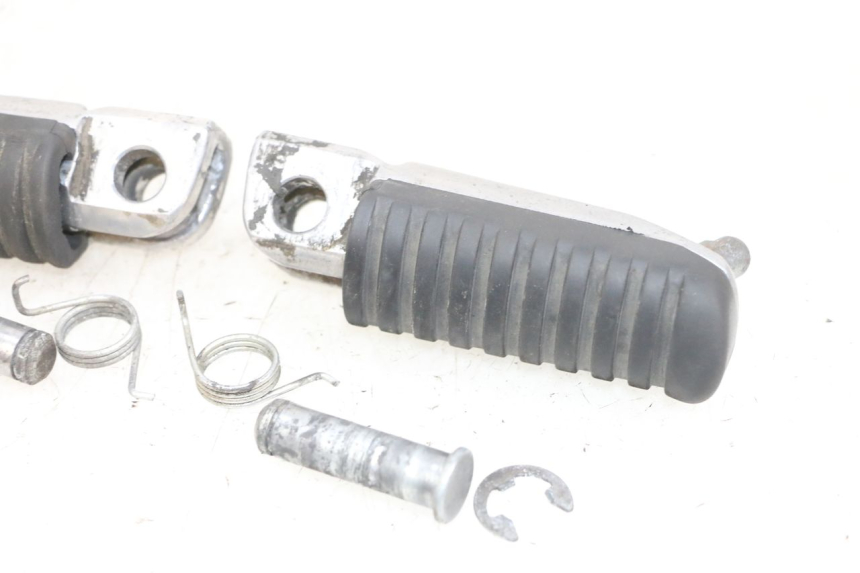 photo de COPPIA DI PIEDINI ANTERIORI KAWASAKI ZR 7 750 (1999 - 2004) - Altra angolazione