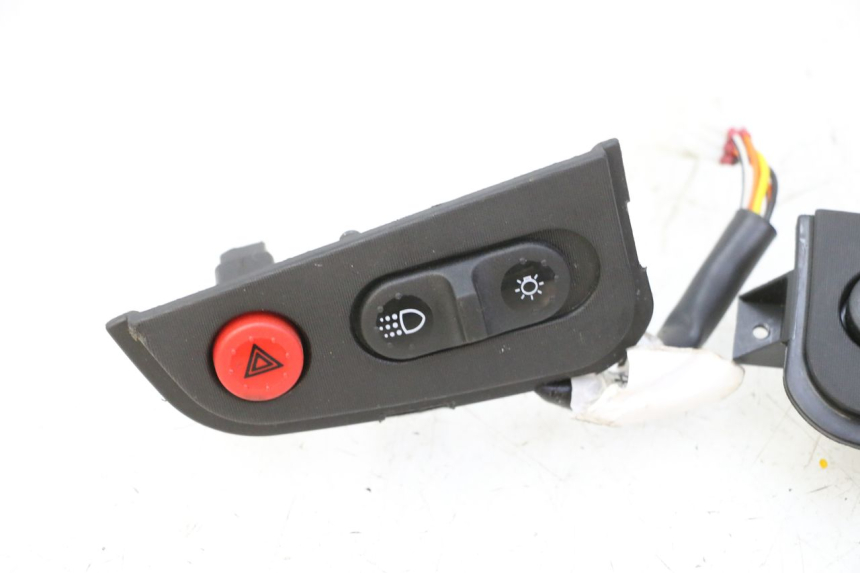 photo de COMMUTATORI PIAGGIO MP3 HPE 310 (2024 - 2025)