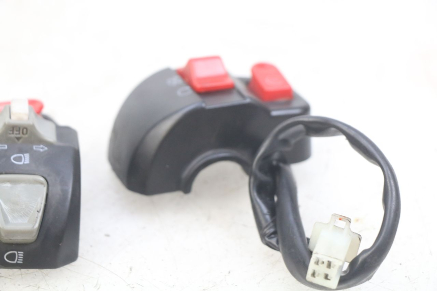 photo de PAIO DI COMANDI GUIDATA KSR PANDORA 4T 50 (2018 - 2023) - Zoom sullo stato d'uso