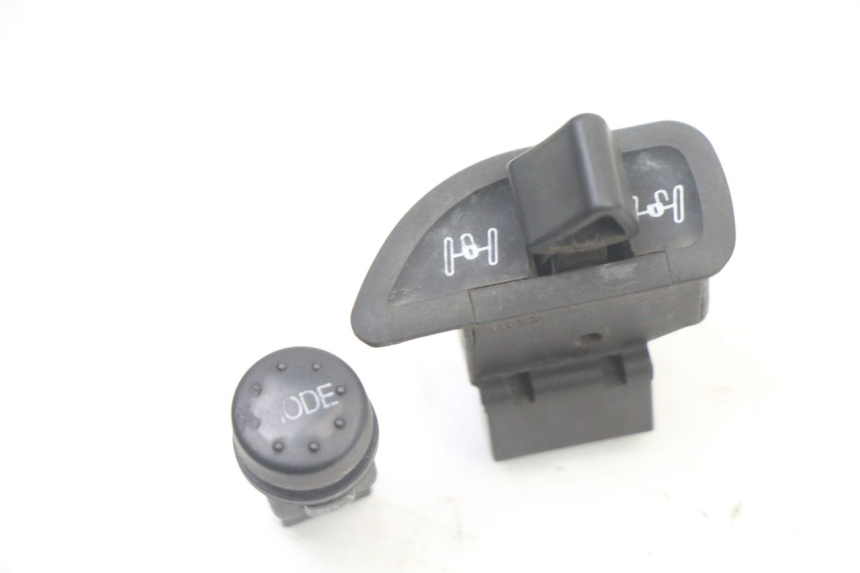 photo de COMMUTATORI PIAGGIO MP3 LT 400 (2007 - 2012)