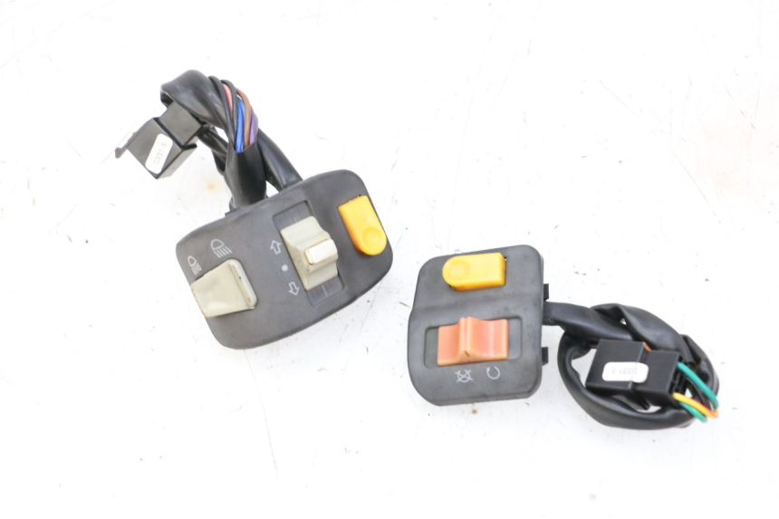 photo de PAIO DI COMANDI GUIDATA JM MOTORS SANTANA 50 (2014 - 2023) - Dettagli dei punti di fissaggio