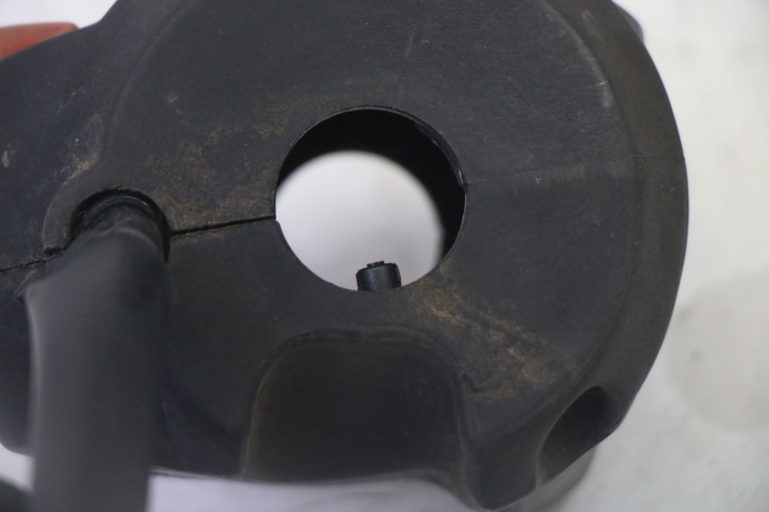 photo de PAIO DI COMANDI GUIDATA PEUGEOT SATELIS 125 (2006 - 2009)