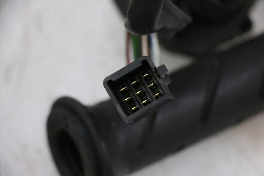 photo de COMMUTATORI PEUGEOT SATELIS 125 (2013 - 2018) - Altra angolazione