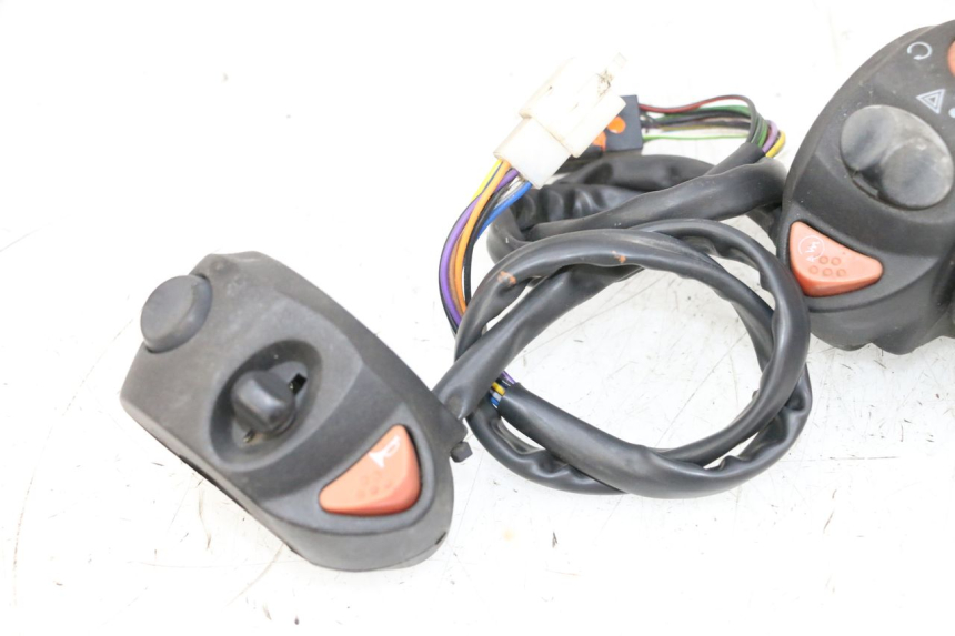 photo de COMMUTATORI PEUGEOT SATELIS 125 (2013 - 2018) - Marcature e riferimenti originali