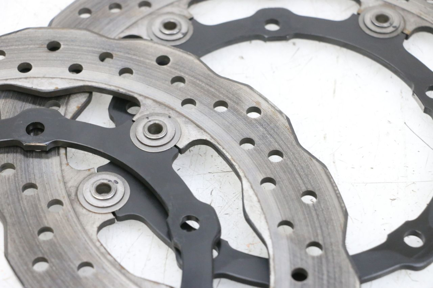 photo de COPPIA DISCO FRENO ANTERIORE YAMAHA MT-07 MT07 ABS 700 (2018 - 2020) - Dettagli dei punti di fissaggio