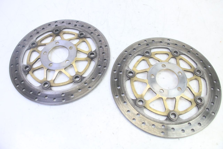 photo de COPPIA DISCO FRENO ANTERIORE KAWASAKI ZR 7 750 (1999 - 2001) - Primo piano tecnico