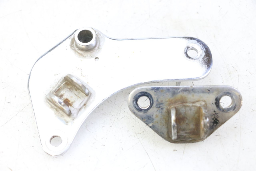 photo de PEDANA ANTERIORE SUPPORTO HYOSUNG GV AQUILA 125 (2000 - 2004)