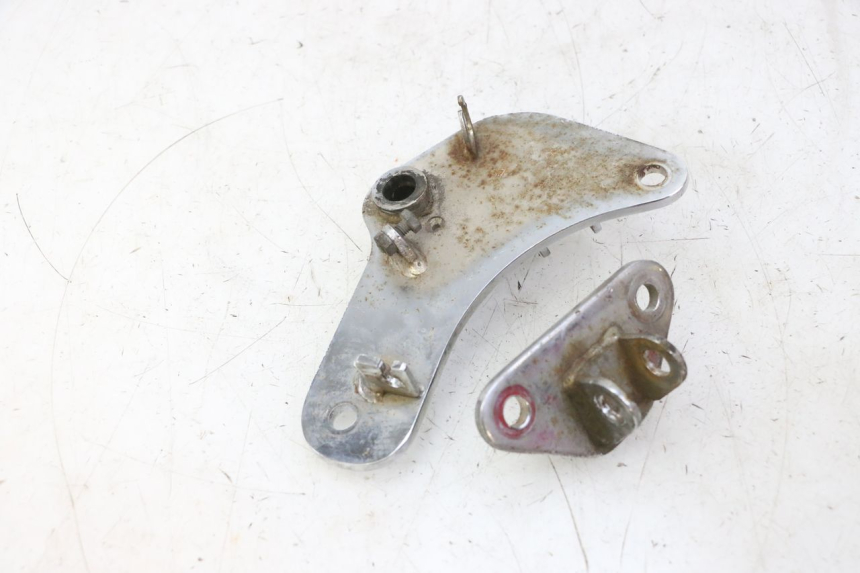 photo de PEDANA ANTERIORE SUPPORTO HYOSUNG GV AQUILA 125 (2000 - 2004)