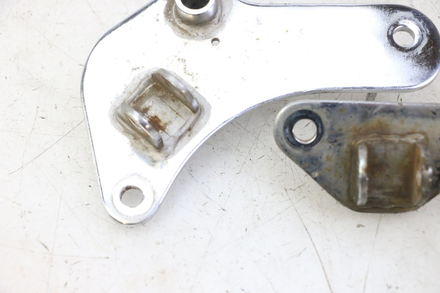 photo de PEDANA ANTERIORE SUPPORTO HYOSUNG GV AQUILA 125 (2000 - 2004)