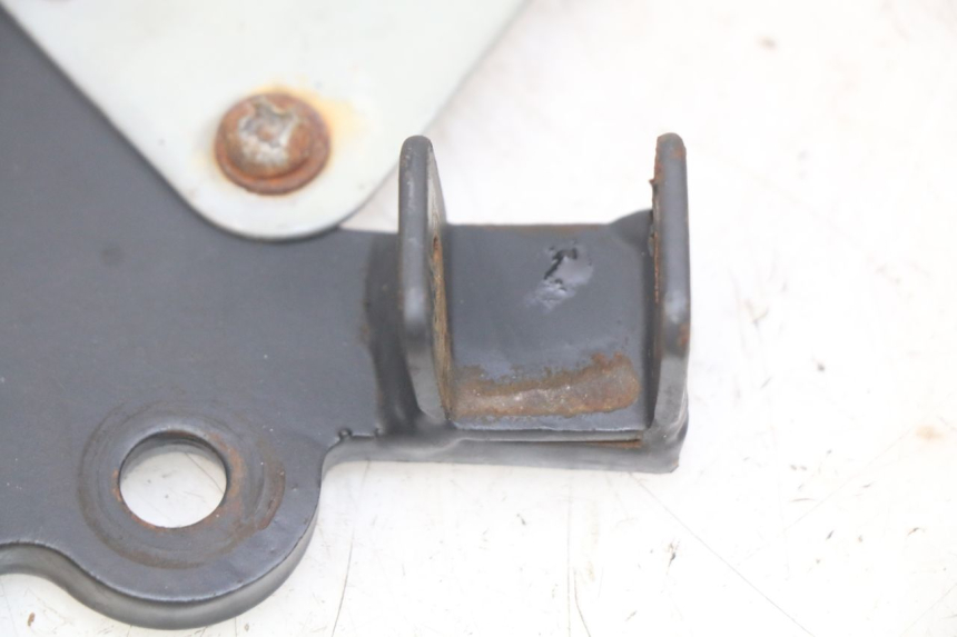 photo de COPPIA DI PIASTRE DI SUPPORTO PEDALE ANTERIORE YAMASAKI RAPTOR 50 (2013 - 2018)