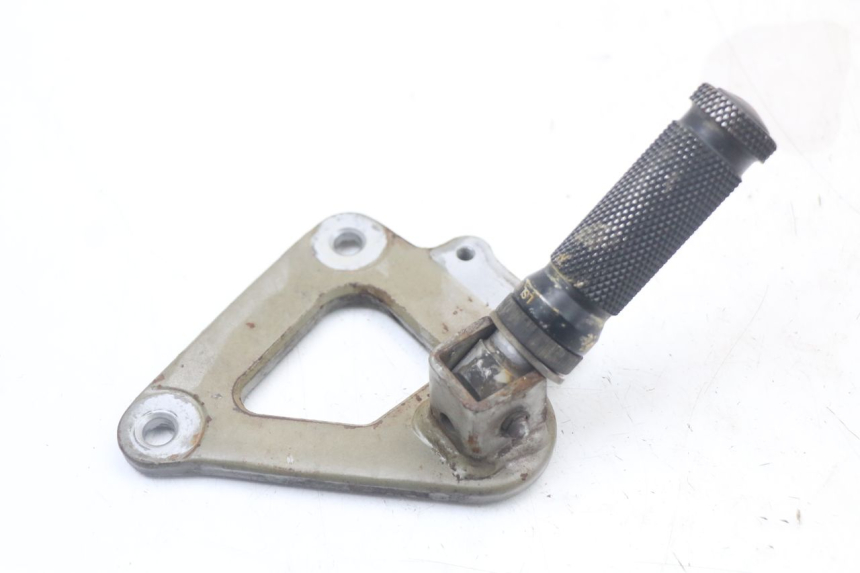 photo de PEDANA ANTERIORE SUPPORTO SUZUKI GS F 500 (2004 - 2007)