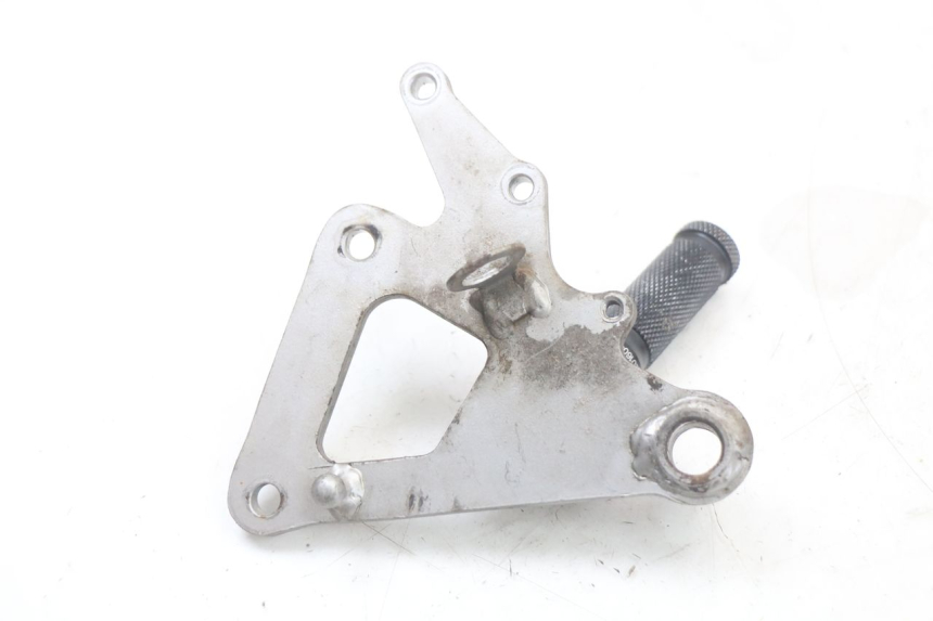 photo de PEDANA ANTERIORE SUPPORTO SUZUKI GS F 500 (2004 - 2007)