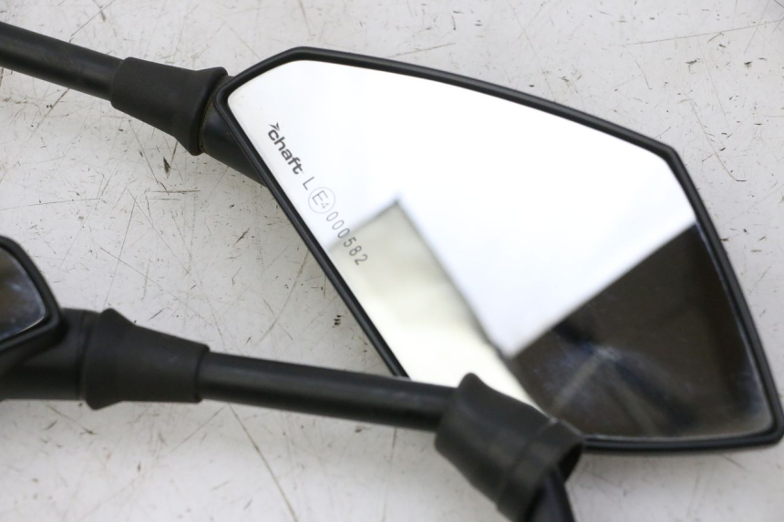 photo de SPECCHI SUZUKI GS GSE 500 (2001 - 2003) - Zoom sui componenti